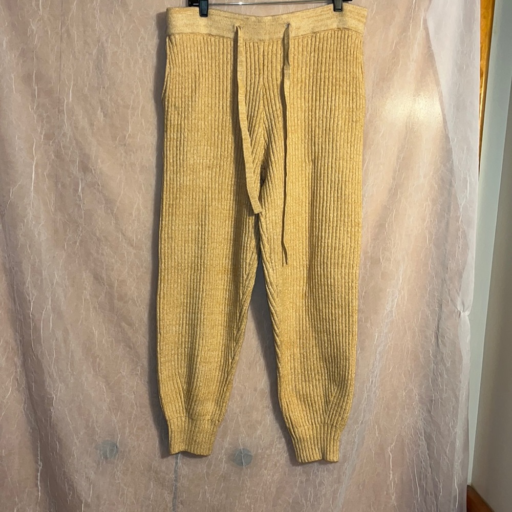 Universal Threads Goods Co.